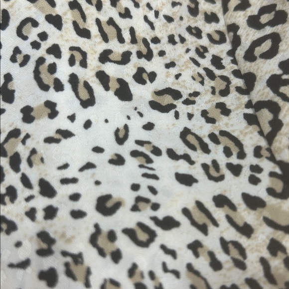 Chicos Leopard Print Button Front Blouse women’s Size 0 US 4/6) neutral new chic - Picture 12 of 12